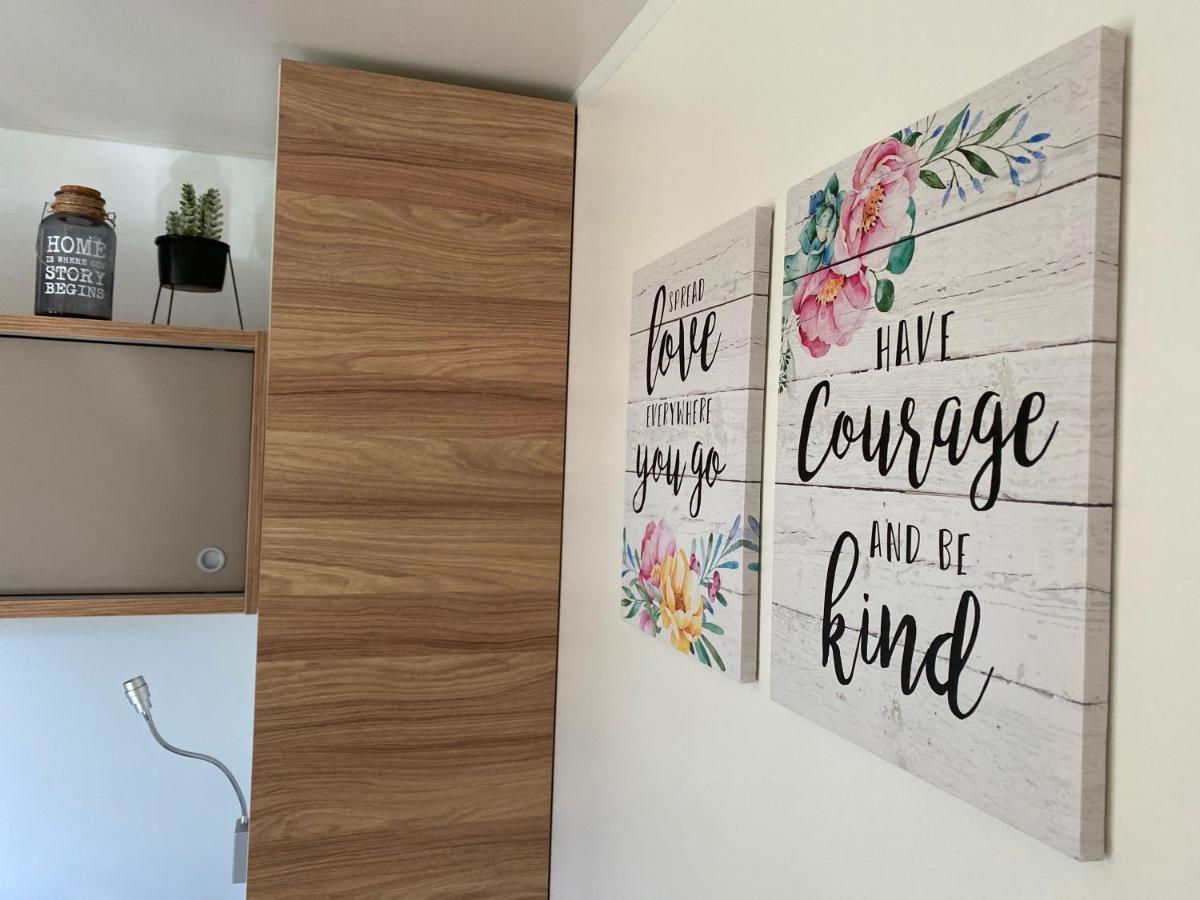 Mobile Home Biondina Camp Porton Nature Hideouts Rovinj Exterior foto